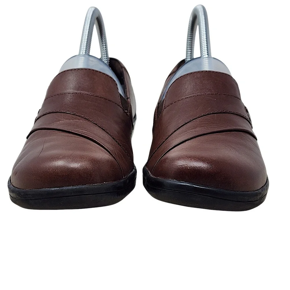 Clarks Loafers 6M Womens Brown Leather Bendables Pleated Comfort Slip On Shoes